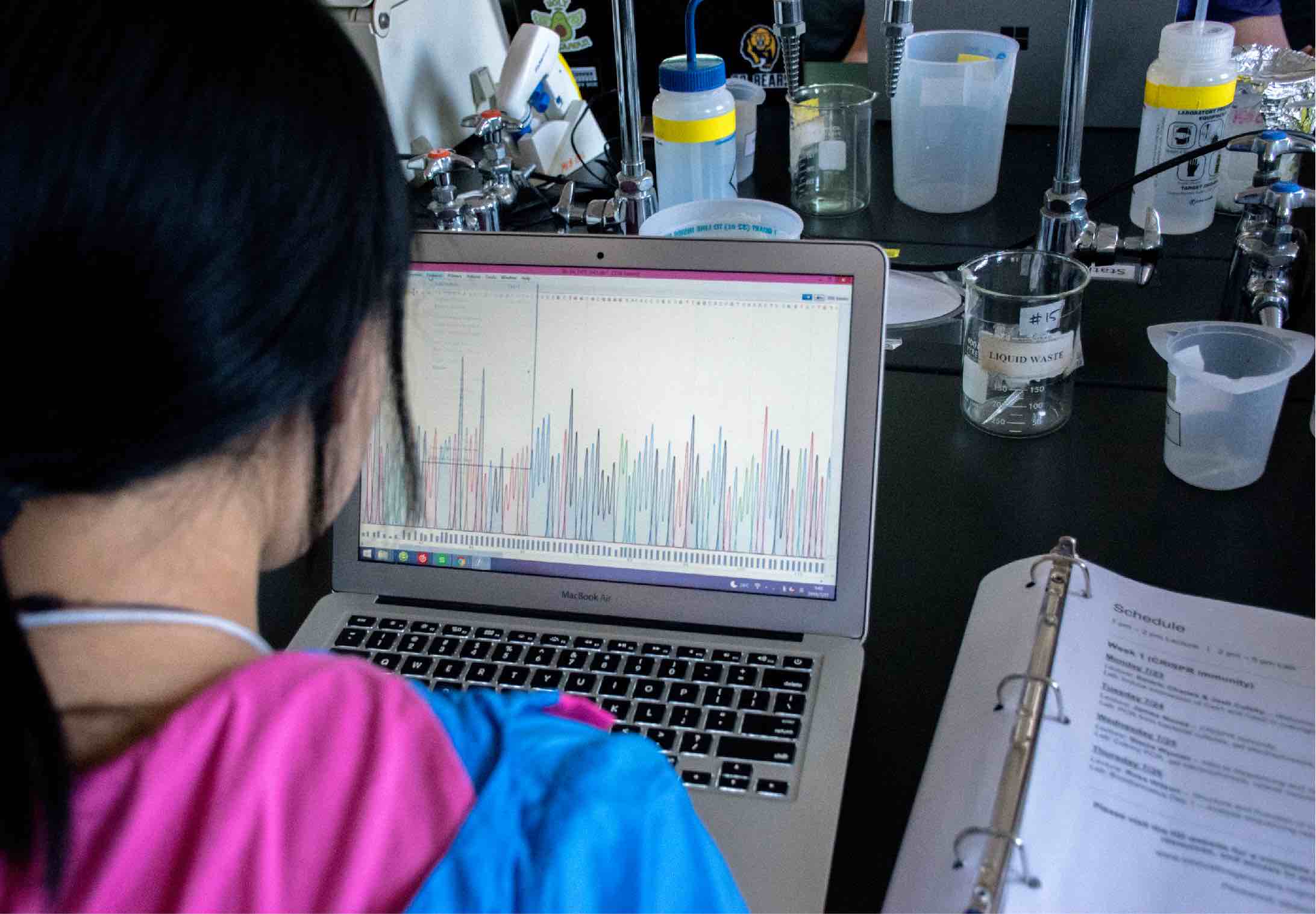 An undergraduate analyzes bioinformatics data for the IGI's CRISPR course at UC Berkeley