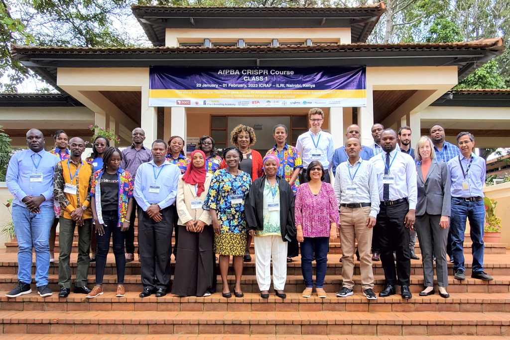 Group photo of CRISPR course in Nairobi