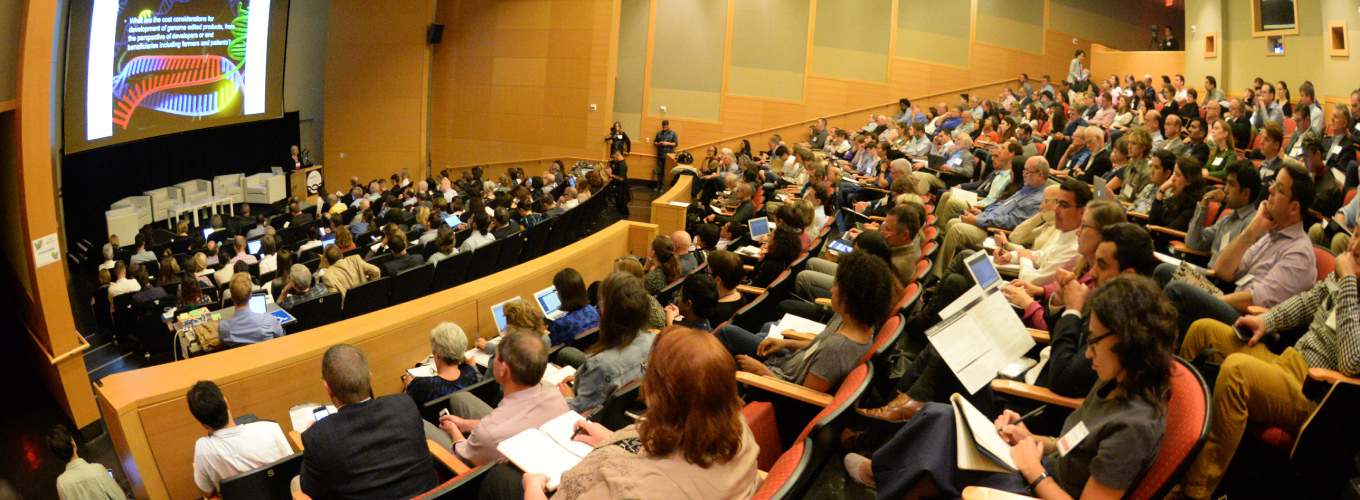 A full auditorium in Stanley Hall for CRISPRcon