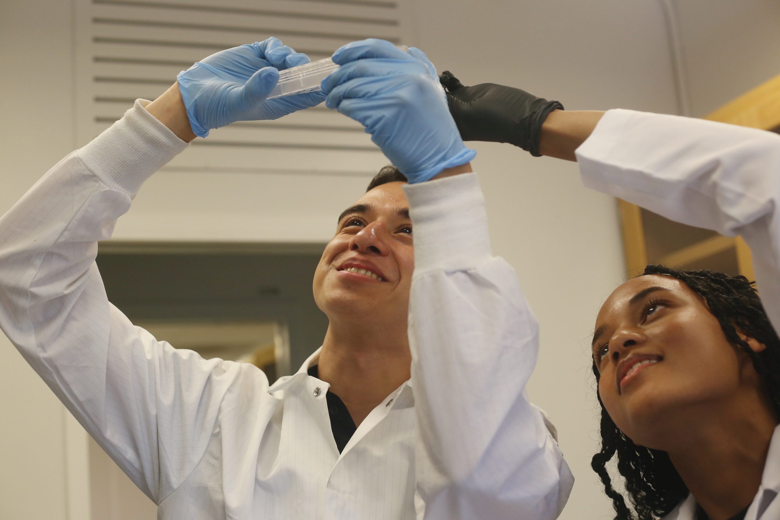 Alex Mendez & Cydni Bolling in lab